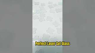 Forme de trèfle découpée au laser en verre ultra transparent de 2 mm