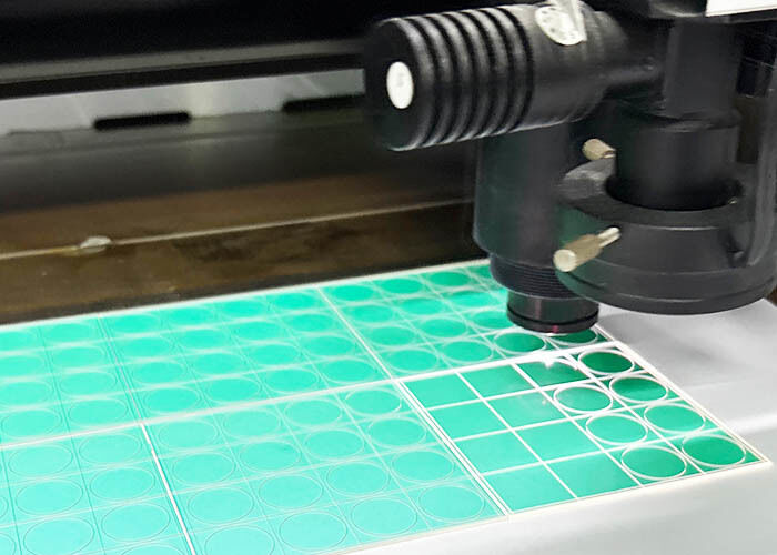Laser Glass Cutting Machine delivering consistent edge and minimal chipping for glass products used in consumer electronics  To Speed 0-500mm/s